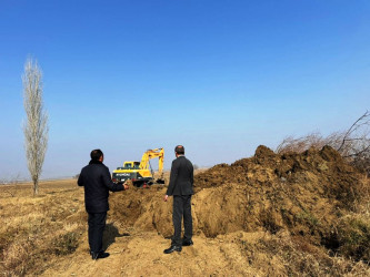 Yeni yol kəndində  şəhid atasının rayon İcra Hakimiyyətinə  müraciəti əsasında, beton kanalın və sel ötürücü arxın təmizlənməsi işləri aparılır