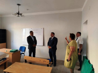 Goranboyda icra başçısı Qarqucaq kənd tam orta məktəbində aparılan cari təmir işləri ilə yerində tanış oldu