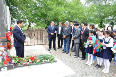 Goranboyda Milli Qəhraman Fikrət Hacıyevin anım günündə məzarı ziyarət edildi.