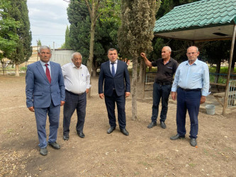 Yolqulular kəndində  şəhid atasının müraciətinə yerinə baxıldı.