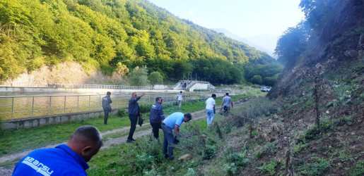 Goranboy  rayonunun Yuxarı  Ballıqaya kəndində Su kanal işçilərinin iştirakı ilə su tutarlarının ətrafının tullantılardan təmizlənməsi aksiyası keçirildi.