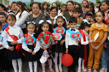 Goranboyda İcra Başçısı şəhid övladının son zəng tədbirində iştirak etdi.