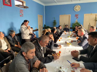 “Konstitusiya və Suverenlik İli” ilə bağlı, Tap Qaraqoyunluda şəhid ailələri ilə görüş keçirildi