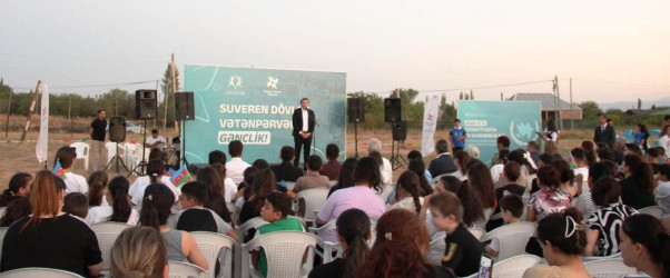 Goranboyda, “Konstitusiya və Suverenlik İli”nə həsr olunan “Səyyar Gənclər Xidməti” layihəsi çərçivəsində, marifləndirici təlim keçirilir