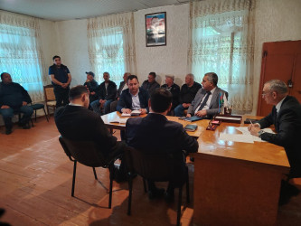 Səyyar qəbulda olunan müraciətlər araşdırılaraq həlli üçün operativ tədbirlər görülür