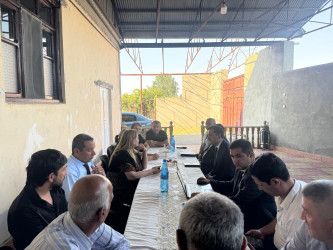 “Konstitusiya və Suverenlik İli” ilə bağlı Hazırəhmədlidə şəhid ailələri ilə görüş keçirildi