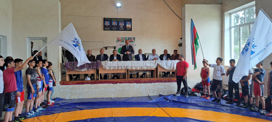 Goranboyda "Ümummilli Lider Heydər Əliyevin anadan olmasının 101 illiyi"nə həsr olunmuş Yunan-Roma güləşi üzrə açıq rayon birinciliyi keçirildi.