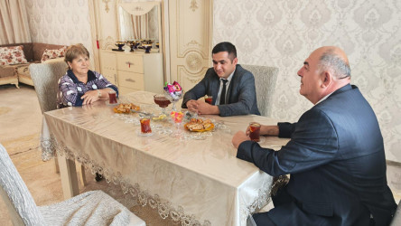 Goranboyda Qurban bayramı münasibəti ilə 500-dən çox ailə ziyarət olunaraq bayram sovqatları təqdim olundu