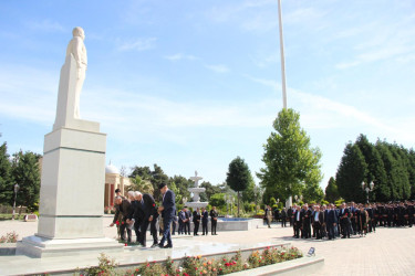 Goranboyda Ümummilli Lideri Heydər Əliyevin anadan olmasının 102-ci ildönümü ilə bağlı, abidəsi ziyarət edildi