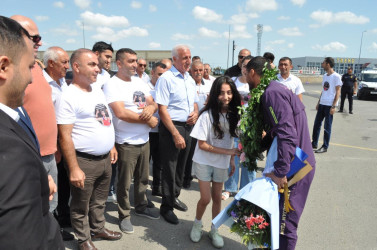 Paris Yay Olimpiya Oyunlarında bürünc medal  qazanan Həsrət Cəfərov Goranboyda  izdihamla qarşılandı.