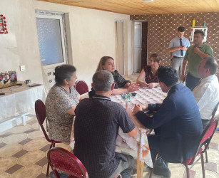 “Konstitusiya və Suverenlik İli” ilə bağlı, Fəxralı kəndində şəhid ailələri ilə görüş keçirildi