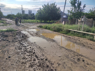 Goranboyda icra başçısı  selin fəsad  törətdiyi Azad kəndində oldu, vətəndaşlarla görüşdü, mövcud problemlərlə yerində maraqlandı.