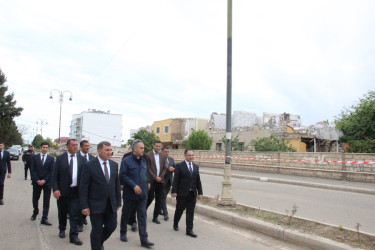 Goranboyda icra başçısı qəzalı vəziyyətdə olan binaların söküntü işlərinə yerində baxış keçirdi