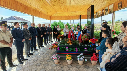 Goranboyda şəhidlərin ildönümü ilə bağlı məzarlarının ziyarəti davam edir