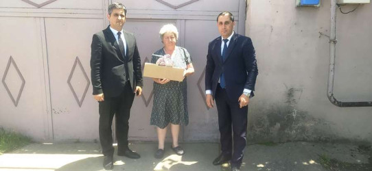 Goranboyda Qurban bayramı münasibətilə şəhid, qazi və aztəminatlı ailələr ziyarət olundu, bayram sovqatları verildi