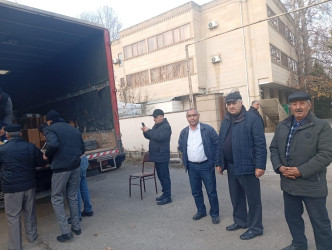 Milli Məclisin deputatı, Azərbaycan Ağsaqqallar Şurasının sədr müavini Ağalar Vəliyev  “31 dekabr-Dünya Azərbaycanlılarının Həmrəyliyi Günü” və 2026-cı ilin gəlişi münasibətilə Goranboy rayonundan olan 50 nəfər ağsaqqala  bayram sovqatları göndərib.