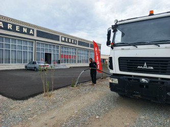Goranboyda yeni salınmış yaşıllıq zolaqlarına aqrotexniki qulluğun göstərilməsi işləri davam etdirilir