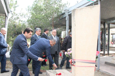 Veyisli kəndində şəhidlərimizin  məzarları ziyarət edildi