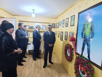 Goranboyda İcra başçısı Aprel şəhidinin ildönümündə  ailəsini ziyarət etdi