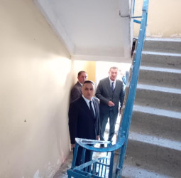 İcra başçısı Goranboy şəhərində təmir-bərpa işləri aparılan iki ədəd 2 mərtəbəli çoxmənzilli  yaşayış binalarına baxış keçirdi