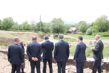 Goranboyda icra başçısı yarasız vəziyyətdə olan körpüyə baxış keçirdi