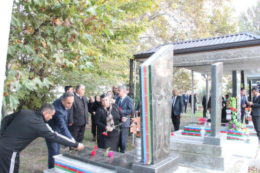 İcra başçısı Bağçakürd kəndində şəhidlərimizin  məzarlarını ziyarət etdi