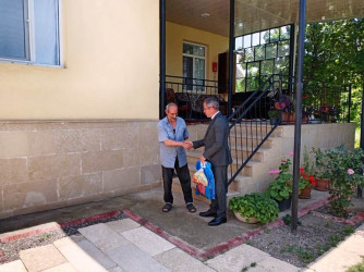 Goranboyda Qurban bayramı münasibətilə şəhid, qazi və aztəminatlı ailələr ziyarət olundu, bayram sovqatları verildi