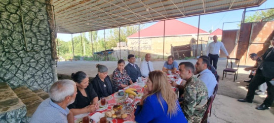 Goranboyda şəhid ailələri və müharibə iştirakçıları ilə görüşlər davam etdirilir, onların sosial qayğıları yerində öyrənilir, həlli ilə bağlı müvafiq tədbirlər həyata keçirilir.