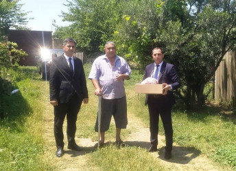 Goranboyda Qurban bayramı münasibətilə şəhid, qazi və aztəminatlı ailələr ziyarət olundu, bayram sovqatları verildi