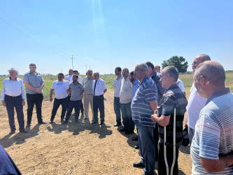 Goranboyda, əkin sahələrinin suvarılması işinin təşkili və mövcud su ehtiyatlarından səmərəli istifadənin təmin edilməsi nəzarətdə saxlanılır.