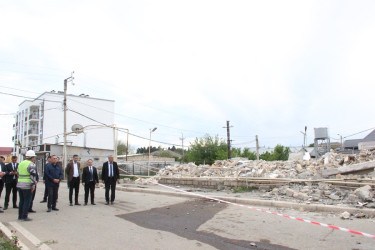 Goranboyda icra başçısı qəzalı vəziyyətdə olan binaların söküntü işlərinə yerində baxış keçirdi