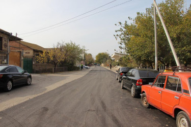 Dəliməmmədli şəhərində küçələrin   asfaltlaşdırılması işləri davam etdirilir.