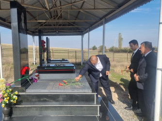 Tap Qaraqoyunlu  kəndindən Vətən Müharibəsinin  mülki şəhidi   Ziyadova Flora Qaraş qızının ildönümündə məzarı ziyarət olundu.