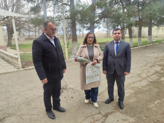 Goranboyda "8 Mart-Beynəlxalq Qadınlar Günü" münasibətilə Goranboy RİH-nin məsul əməkdaşları tərəfindən şəhid ailələrinin  xanımları evlərində ziyarət olundu, onlara  hədiyyələr təqdim edildi.