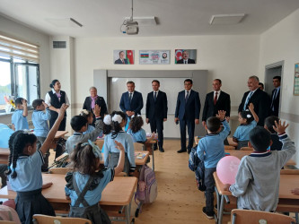 Goranboy rayonunun Qızılhacılı qəsəbəsində məktəblilər yeni tədris ilinə başladılar