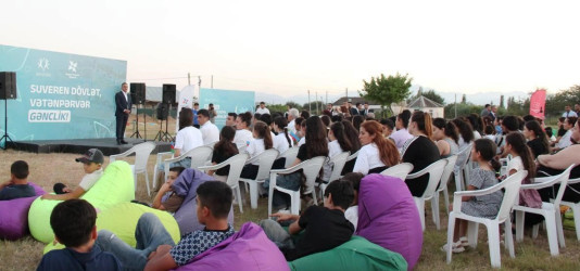 Goranboyda, “Konstitusiya və Suverenlik İli”nə həsr olunan “Səyyar Gənclər Xidməti” layihəsi çərçivəsində, marifləndirici təlim keçirilir