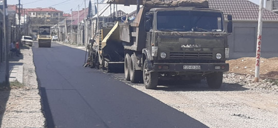 Goranboy şəhərinin 58-ci  məhəlləsində yollar asfaltlanır, əsaslı abadlıq  işləri aparılır.