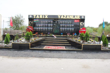Goranlı kəndində  “Tarix yazanlar”  Şəhidlər Xatirə Kompleksinin açılışı mərasimi keçirildi.