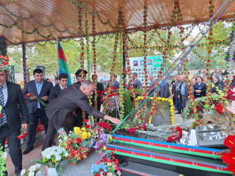 Düzqışlaq kəndindən Vətən Müharibəsi şəhidimiz Tural Qasımovun ildönümündə məzarı ziyarət olundu.