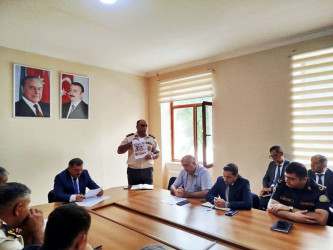 Goranboy rayon İcra Hakimiyyətində İxrac Neft və Qaz Boru Kəmərlərinin Təhlükəsizliyi üzrə komissiyanın növbəti iclası keçirildi