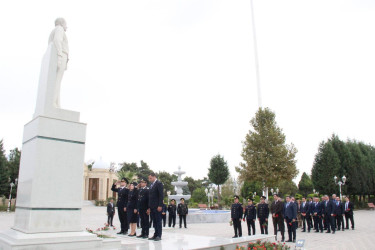 "01 oktyabr - Prokurorluq işçilərinin Peşə bayramı"