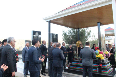 İcra başçısı Yolqulular kəndində şəhidlərimizin  məzarlarını ziyarət etdi.