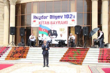 "Ümummilli Lider Heydər Əliyevin anadan olmasının 102-ci ildönümü"nə həsr olunmuş kitab,rəsm və əl işləri sərgisi təşkil olundu