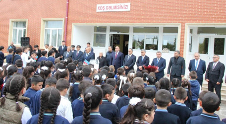 Goranboyda icra başçısı “15 sentyabr-Bilik Günü” münasibətilə Tatarlı kənd tam orta məktəbində oldu