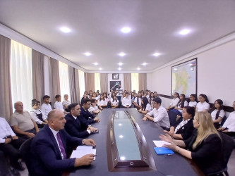 Goranboyda yüksək balnan ali məktəblərə qəbul olan məzunlarla görüş keçirildi
