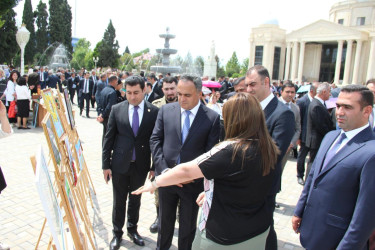 "Ümummilli Lider Heydər Əliyevin anadan olmasının 102-ci ildönümü"nə həsr olunmuş kitab,rəsm və əl işləri sərgisi təşkil olundu