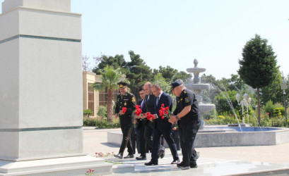 Goranboyda “15 iyun Milli Qurtuluş Günü” ilə bağlı Ümummilli Liderimiz  Heydər Əliyevin rayon mərkəzində ucaldılmış abidəsi  ziyarət olundu