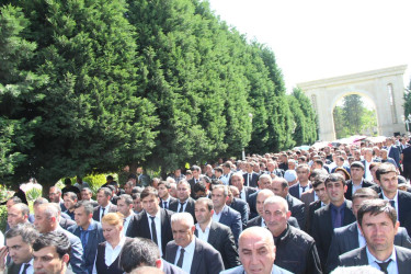 Goranboyda Ümummilli Lideri Heydər Əliyevin anadan olmasının 102-ci ildönümü ilə bağlı, abidəsi ziyarət edildi