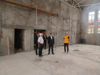 Goranboyda yeni inşa olunan internat tipli gimnaziyada tikinti işlərinin gedişinə baxış keçirildi