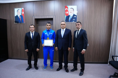 İcra başçısı cüdo üzrə beynəlxalq turnirin qalibi ilə görüşdü